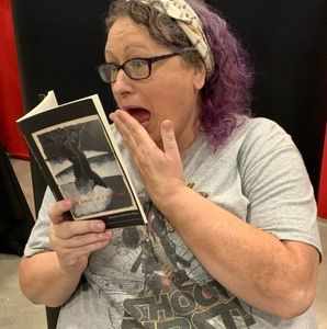 Meet your Posher, Em